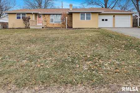 206 James Parkway Washington, IL 61571