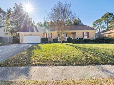 5269 Beaumont Dr Virginia Beach, VA 23464