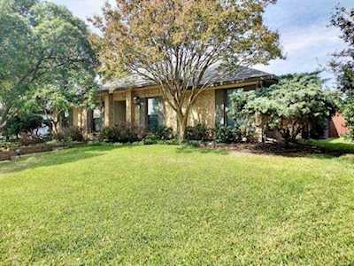 1707 Mayflower Drive Carrollton, TX 75007