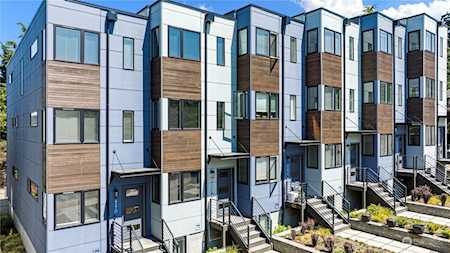4272 NE 50th St Seattle, WA 98105
