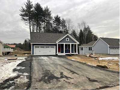35 Three Ponds Dr Brentwood, NH 03833