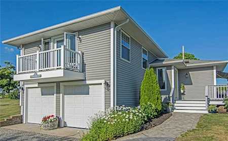 11 Scallop Shell Rd Narragansett, RI 02882