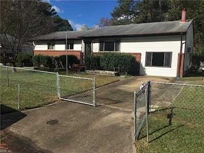1804 Rowlock Rd Chesapeake, VA 23321