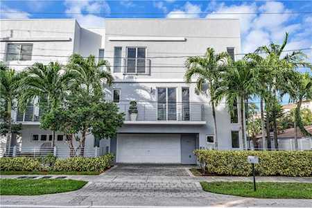 1005 NE 6th St Fort Lauderdale, FL 33304
