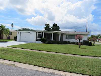 5244 Dawn Ln Holiday, FL 34690
