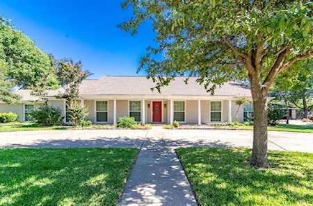 13824 Tanglewood Drive Farmers Branch, TX 75234