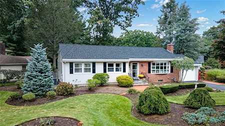 165 Belvedere Dr Cranston, RI 02920
