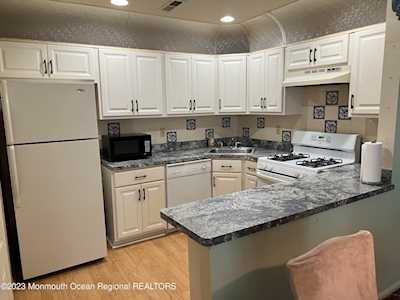 63 Boxwood Terrace #41 Red Bank, NJ 07701