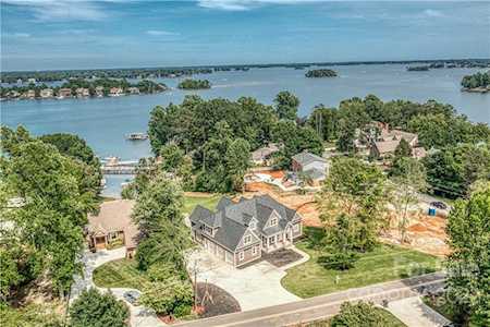3074 Lake Shore Rd S Denver, NC 28037