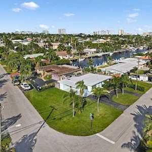 2215 SE 10th St Pompano Beach, FL 33062