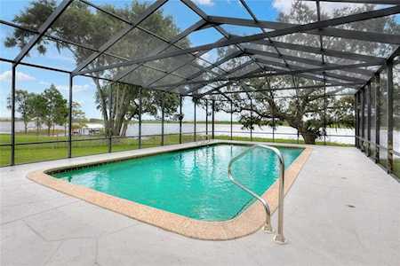 208 Paradise Island Dr Haines City, FL 33844