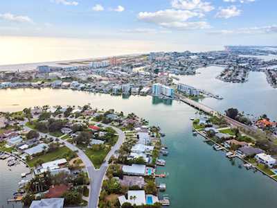31 Dolphin Dr Treasure Island, FL 33706