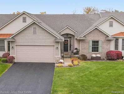 6319 Northridge Woods Dr #Unit 33 Brighton, MI 48116