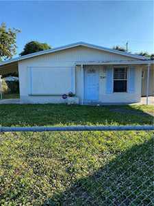 3240 NW 18th Pl Lauderhill, FL 33311