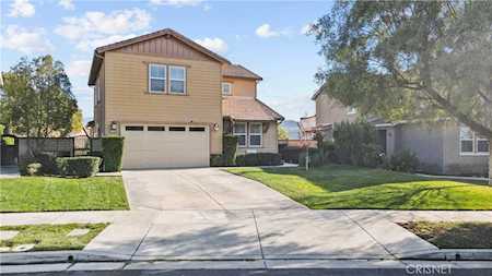22560 Lamplight Place Saugus, CA 91350