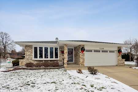 7209 Kelly Place Downers Grove, IL 60516