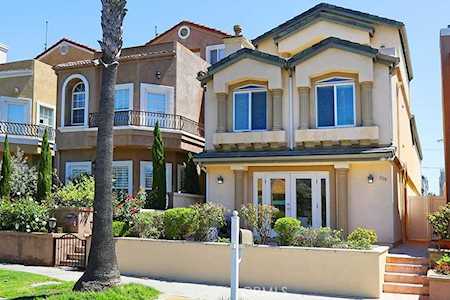 308 22nd St Huntington Beach, CA 92648