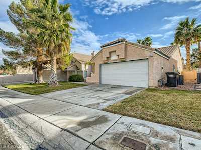 8325 Surfs Up Dr Las Vegas, NV 89128