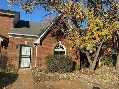 1693 Old Mill Stream Dr Memphis, TN 38016