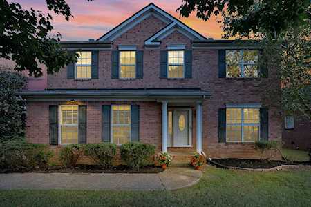 108 Cabin Branch Cir Hendersonville, TN 37075