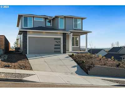 2905 NW Mt Ashland LN Mcminnville, OR 97128