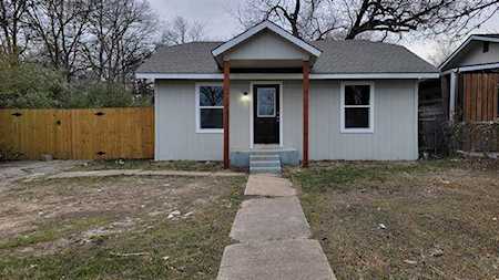 800 W Spurgeon Street Fort Worth, TX 76115