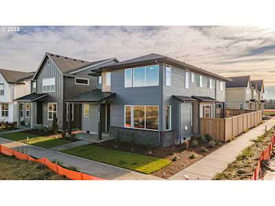 8039 SE Stonecrop LN Hillsboro, OR 97123