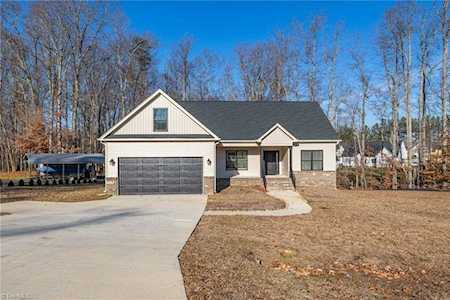 8715 South Point Drive Stokesdale, NC 27357