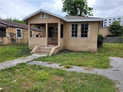5900 NW 5th Ct Miami, FL 33127