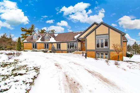 1988 Strathshire Hall Lane Powell, OH 43065