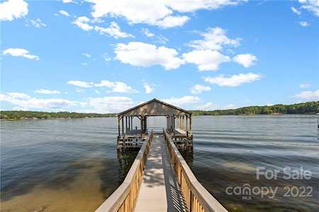2075 Northview Harbour Dr Sherrills Ford, NC 28673