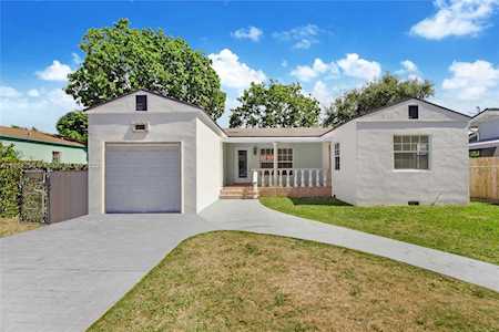 2011 SW 19th St Miami, FL 33145