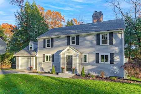 26 Woodridge Rd Wellesley, MA 02482