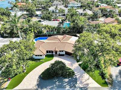 2750 NE 19th St Fort Lauderdale, FL 33305