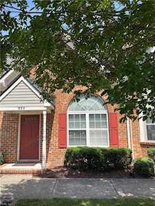 830 W Lake Circle Chesapeake, VA 23322