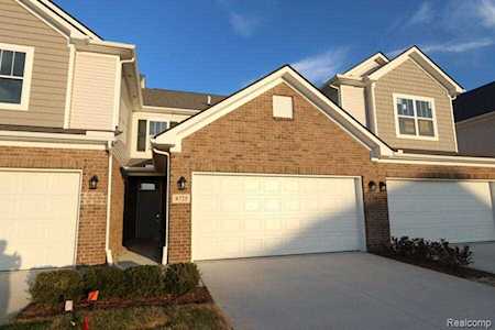 8725 Grove Washington, MI 48094