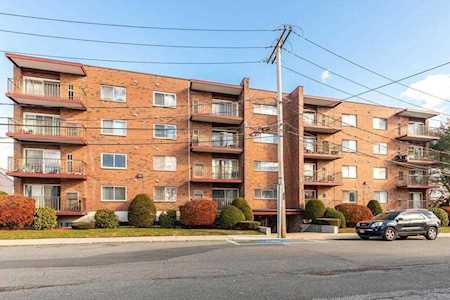 10 Foster St #206 Wakefield, MA 01880