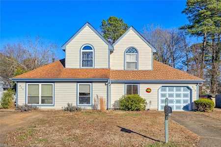 917 Woodcreek Dr Newport News, VA 23608