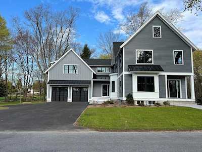 25 Webber Ave Bedford, MA 01730