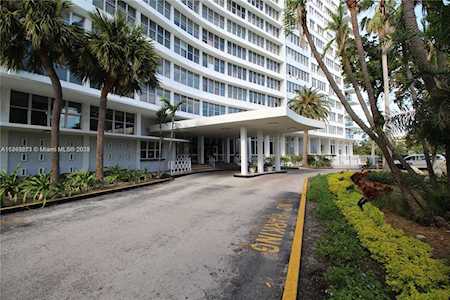 7441 Wayne Ave #11B Miami Beach, FL 33141