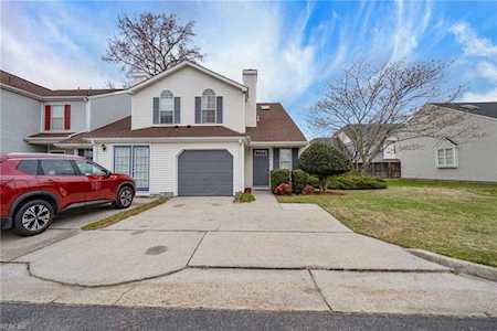 684 Aylesbury Dr Virginia Beach, VA 23462