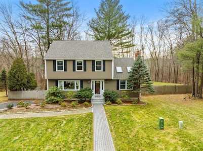 22 Parsons Rd West Newbury, MA 01985