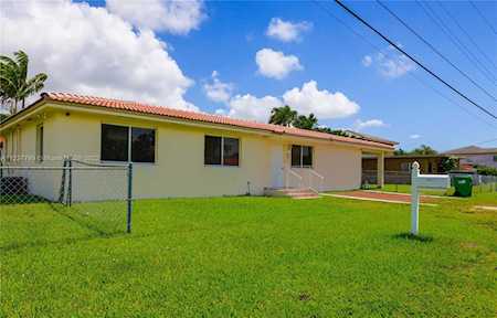 6491 SW 27th St Miami, FL 33155