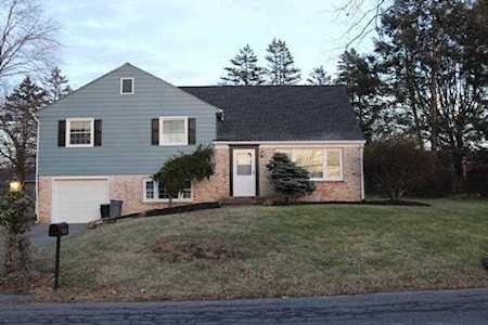 110 Kendon Dr Easton, PA 18045