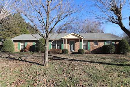 135 Dana Dr Hendersonville, TN 37075