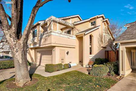1541 Trimingham Dr Pleasanton, CA 94566