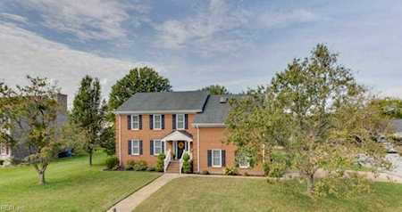 1073 Heatherwood Dr Virginia Beach, VA 23455