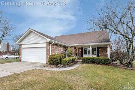 45644 Holmes Dr Canton Twp, MI 48187