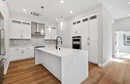 220 Waters Park Circle #303 San Mateo, CA 94403