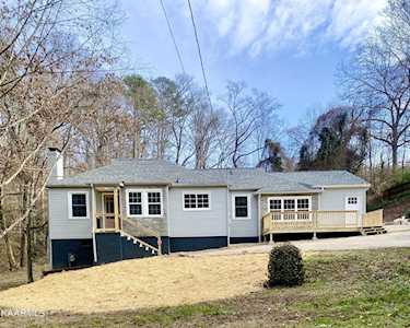 910 S Chilhowee Dr Knoxville, TN 37914